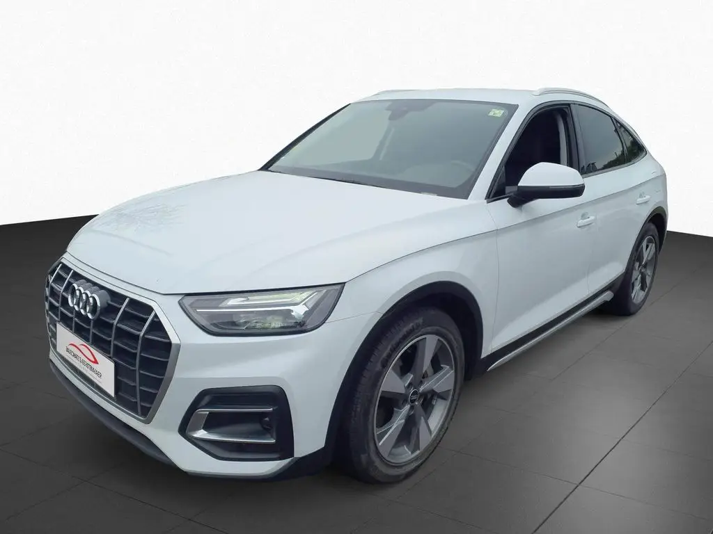 Photo 1 : Audi Q5 2021 Hybride