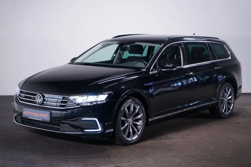 Photo 1 : Volkswagen Passat 2021 Hybrid