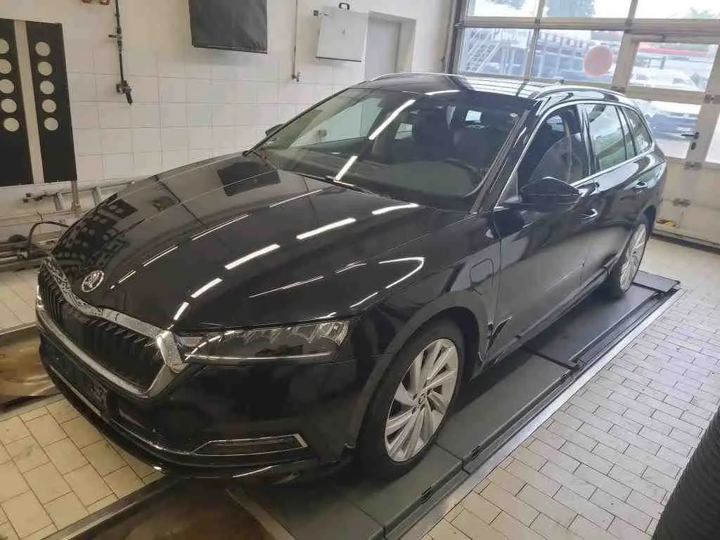 Photo 1 : Skoda Octavia 2022 Hybrid