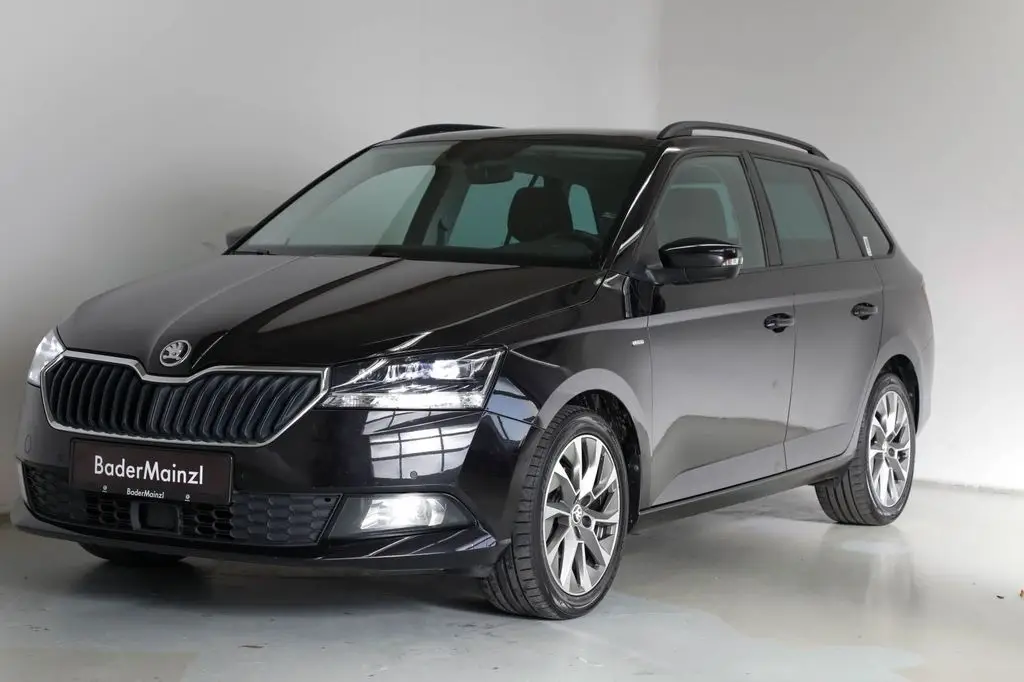 Photo 1 : Skoda Fabia 2021 Petrol