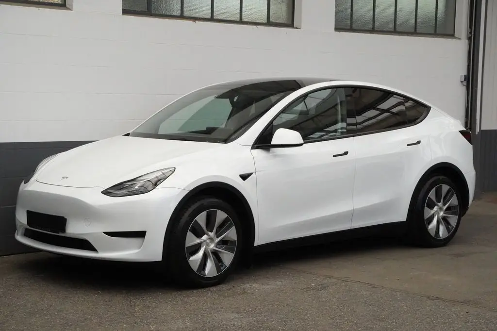 Photo 1 : Tesla Model Y 2023 Non renseigné