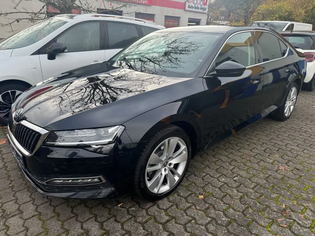 Photo 1 : Skoda Superb 2020 Petrol