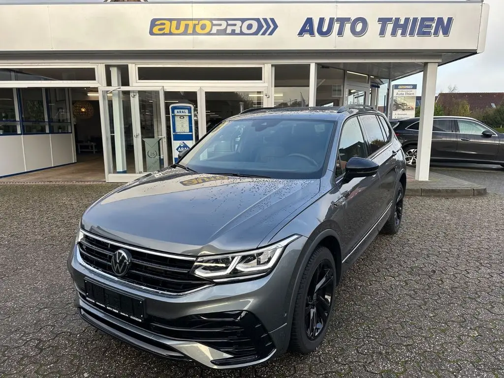 Photo 1 : Volkswagen Tiguan 2024 Essence