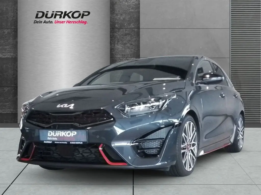 Photo 1 : Kia Proceed 2023 Petrol