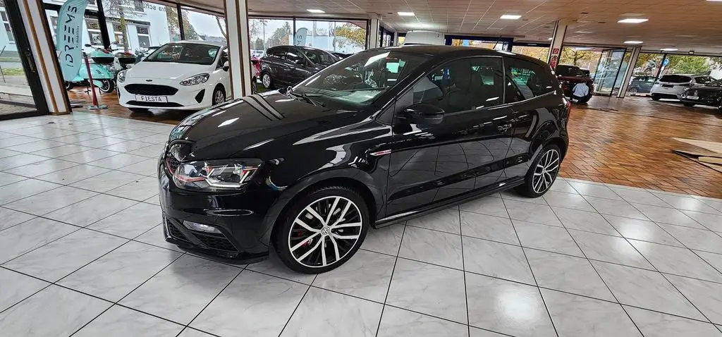 Photo 1 : Volkswagen Polo 2016 Essence