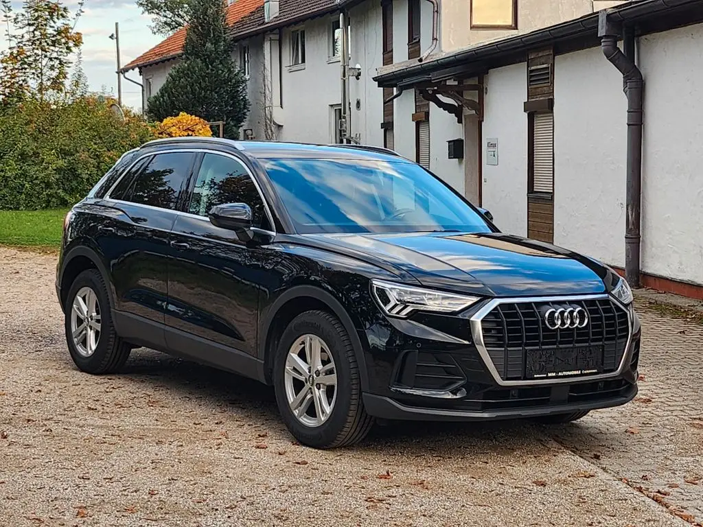 Photo 1 : Audi Q3 2019 Essence