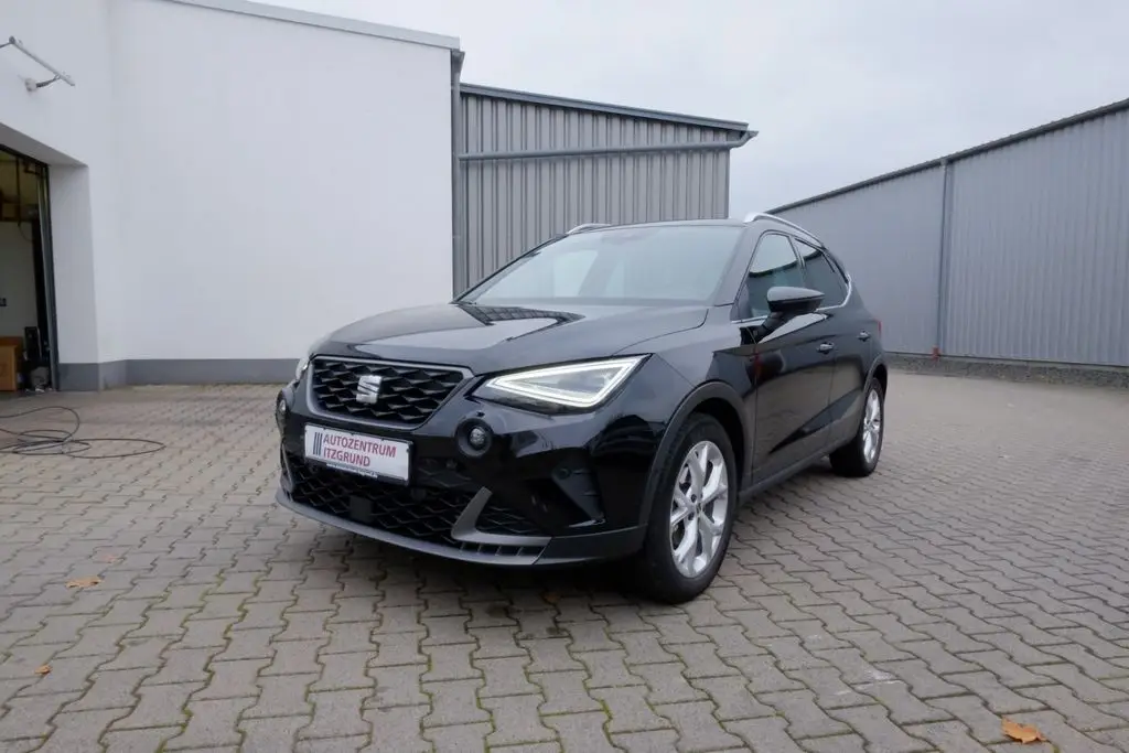 Photo 1 : Seat Arona 2021 Essence