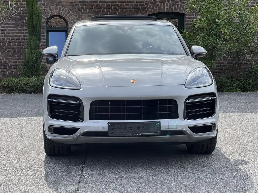 Photo 1 : Porsche Cayenne 2021 Petrol