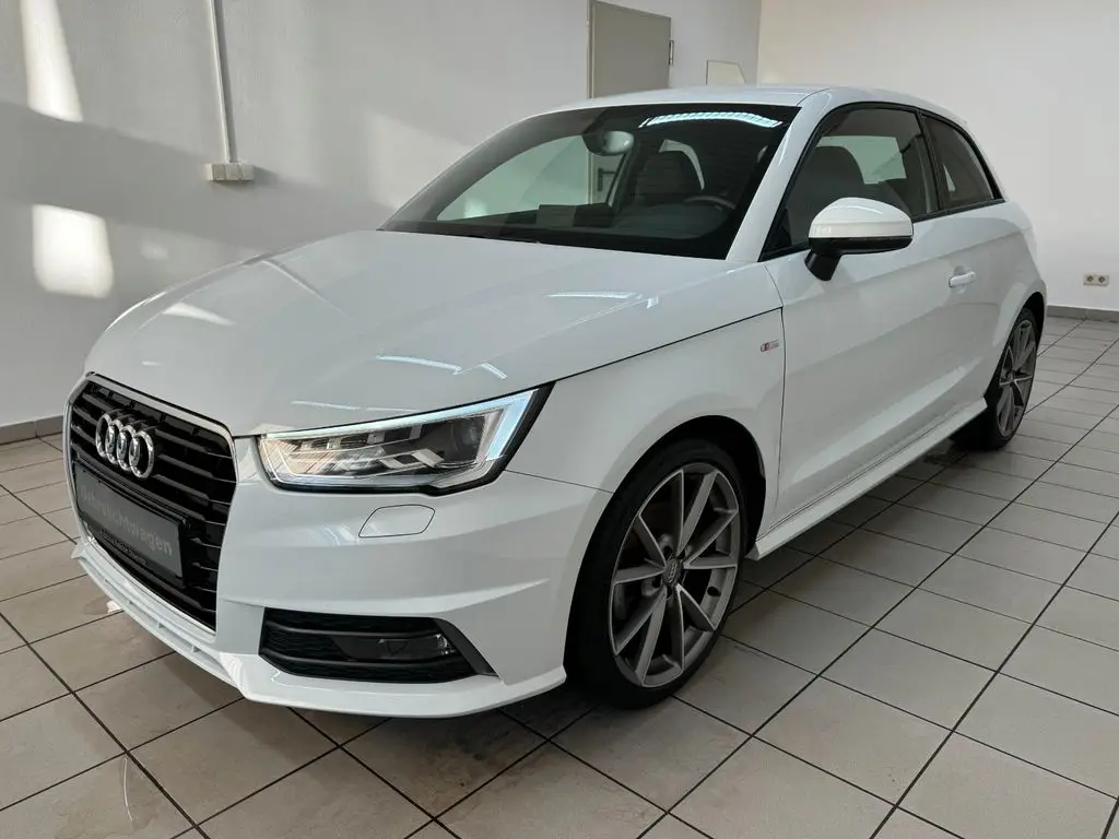 Photo 1 : Audi A1 2015 Petrol