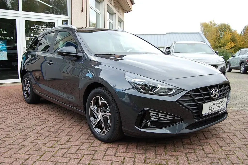 Photo 1 : Hyundai I30 2024 Petrol