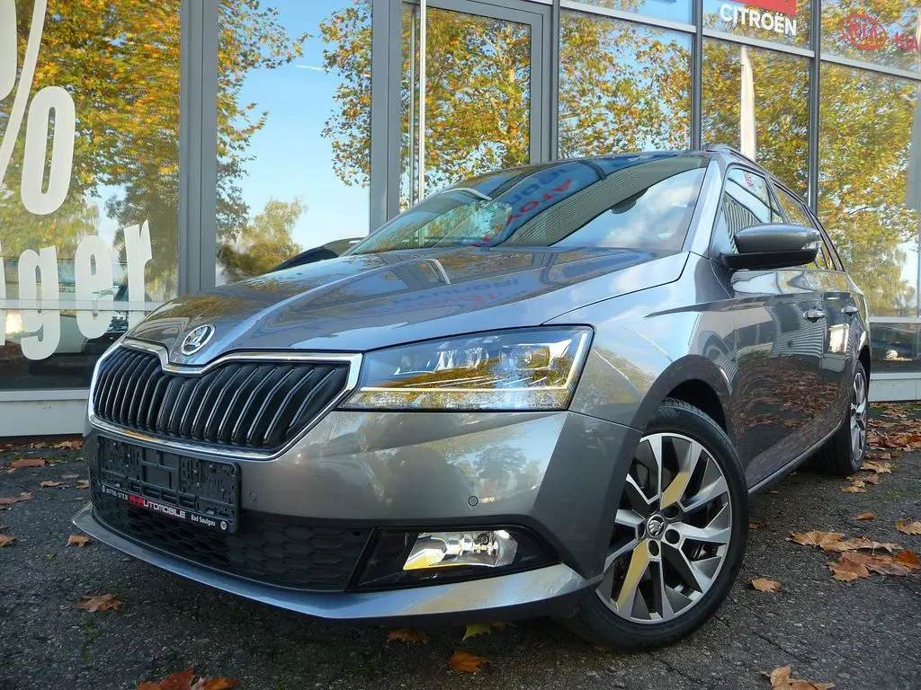 Photo 1 : Skoda Fabia 2022 Petrol