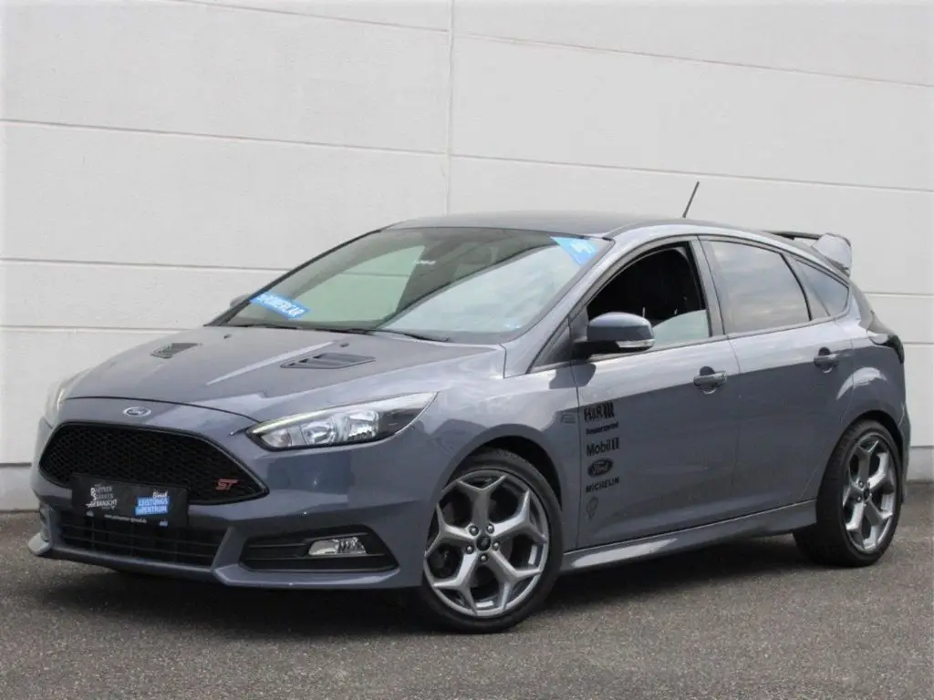 Photo 1 : Ford Focus 2018 Petrol