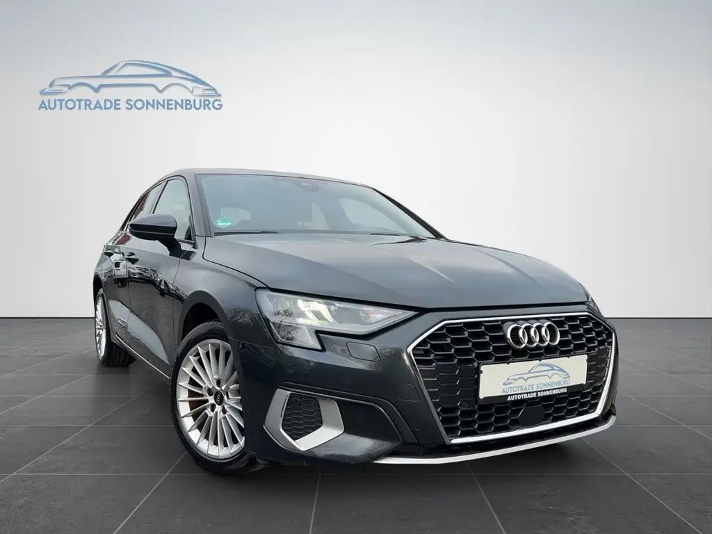 Photo 1 : Audi A3 2022 Essence