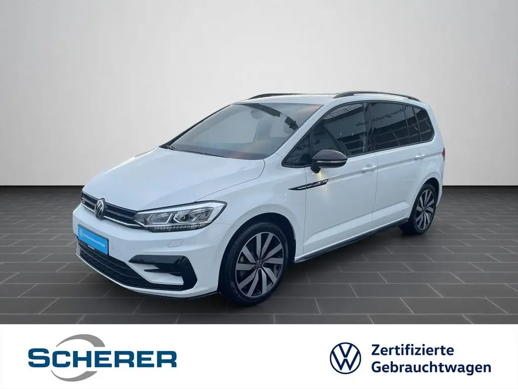 Photo 1 : Volkswagen Touran 2024 Petrol