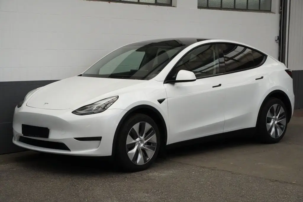 Photo 1 : Tesla Model Y 2023 Non renseigné