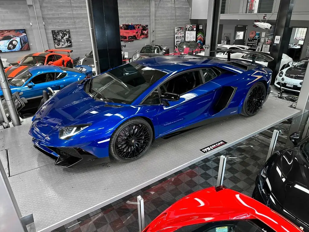 Photo 1 : Lamborghini Aventador 2016 Petrol