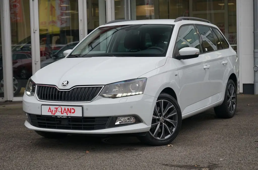 Photo 1 : Skoda Fabia 2017 Petrol