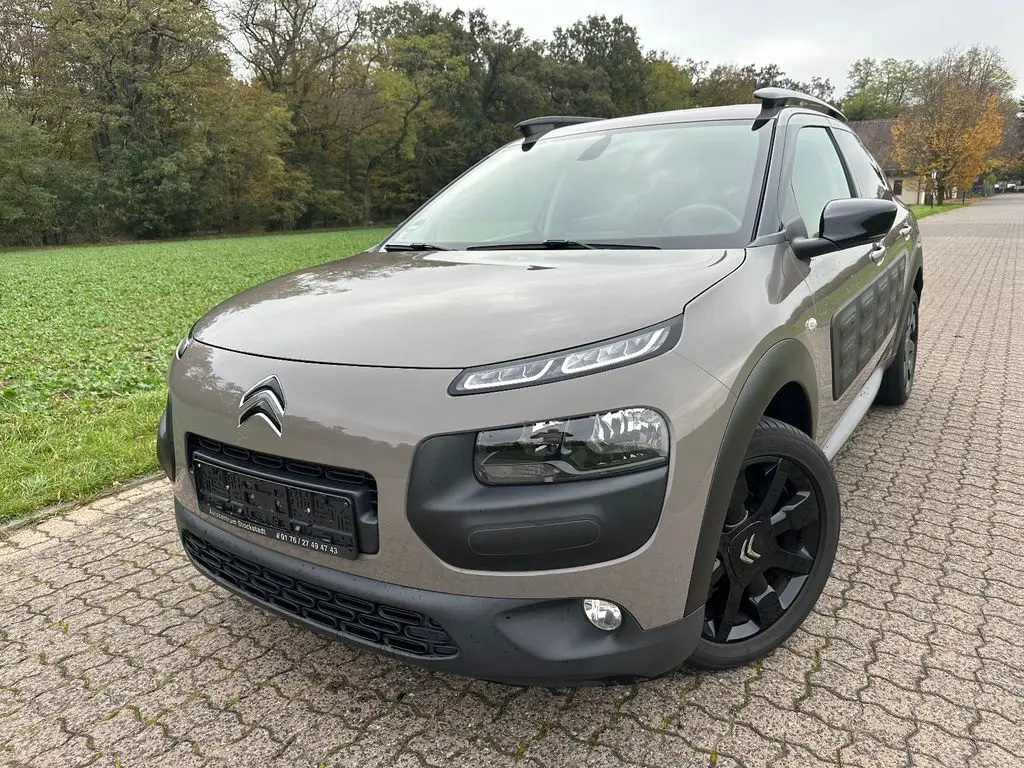 Photo 1 : Citroen C4 2018 Petrol