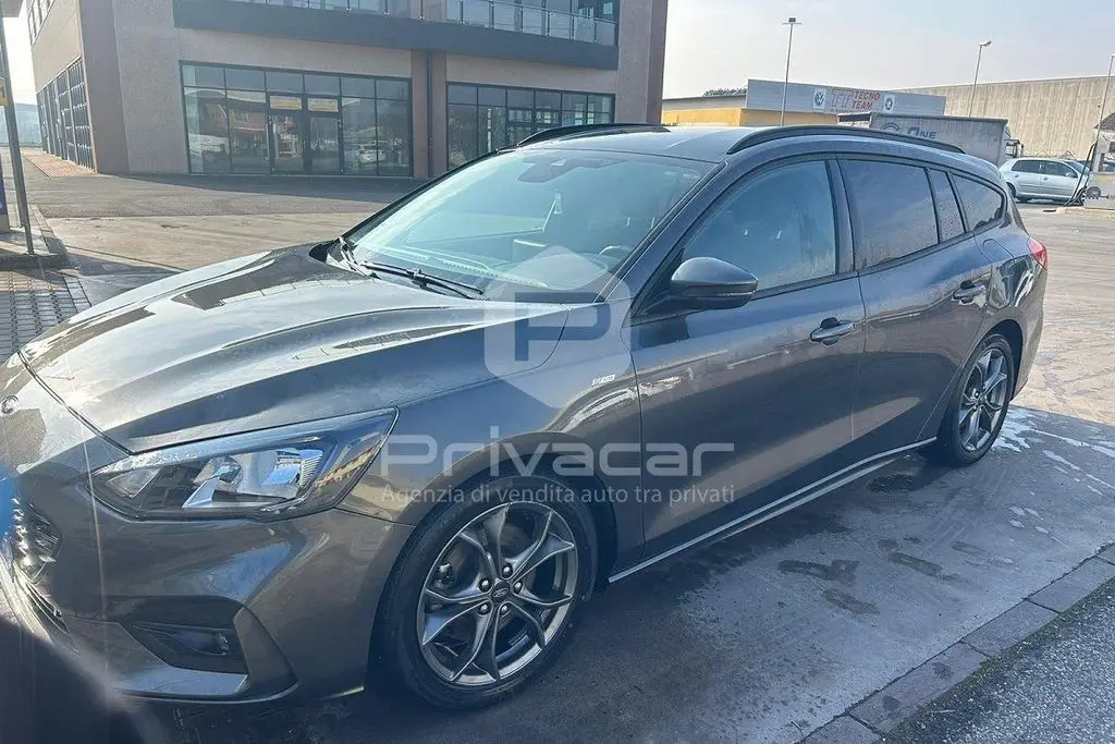 Photo 1 : Ford Focus 2019 Petrol