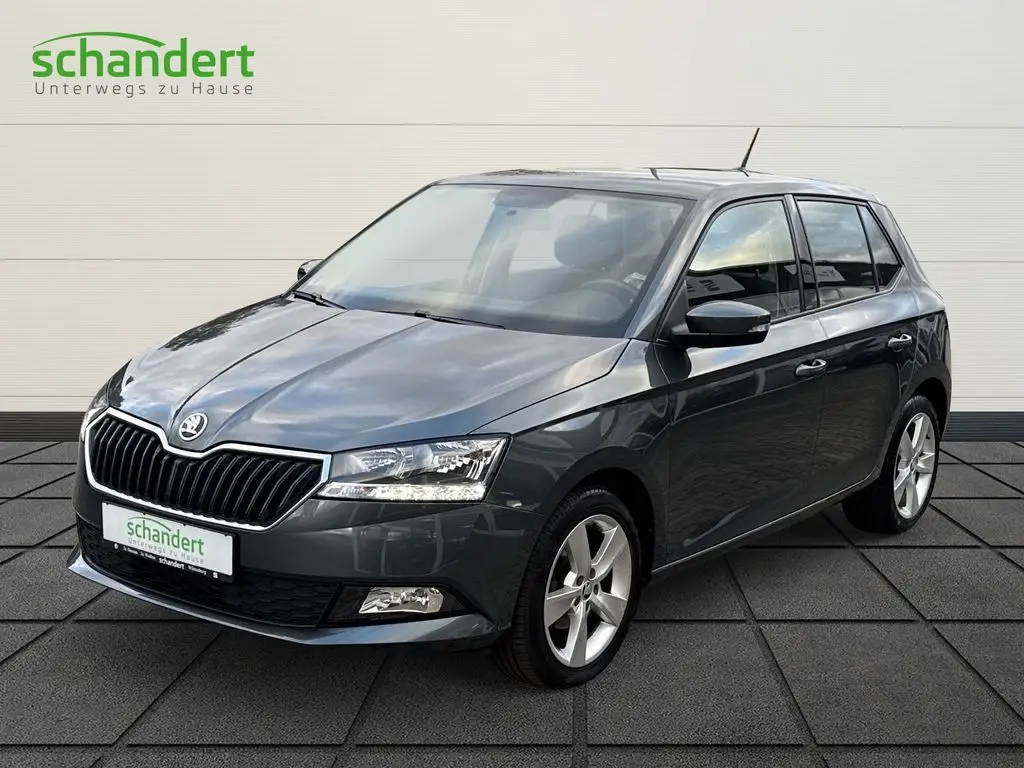 Photo 1 : Skoda Fabia 2020 Petrol