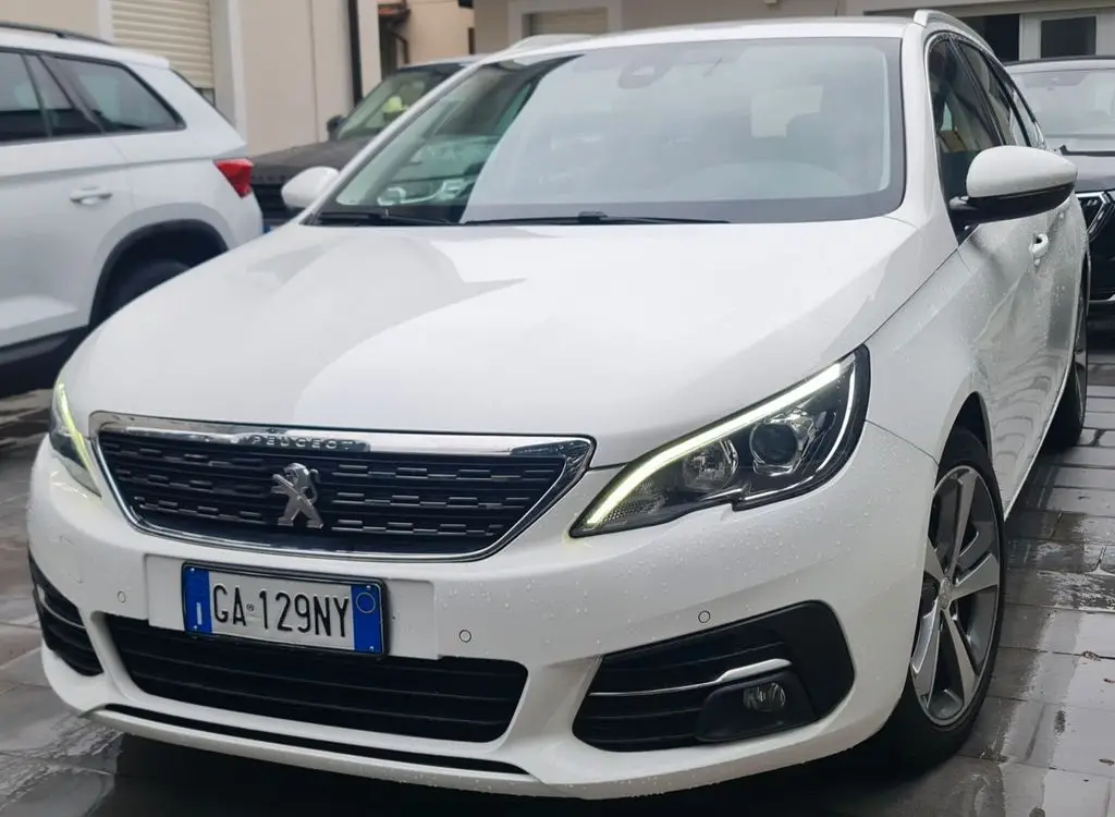 Photo 1 : Peugeot 308 2020 Diesel