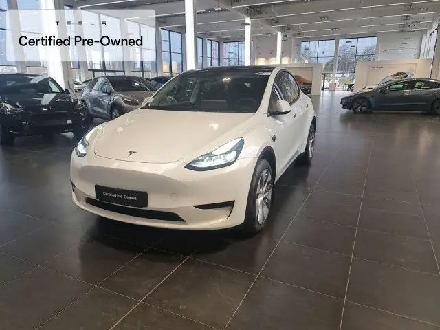 Photo 1 : Tesla Model Y 2024 Non renseigné