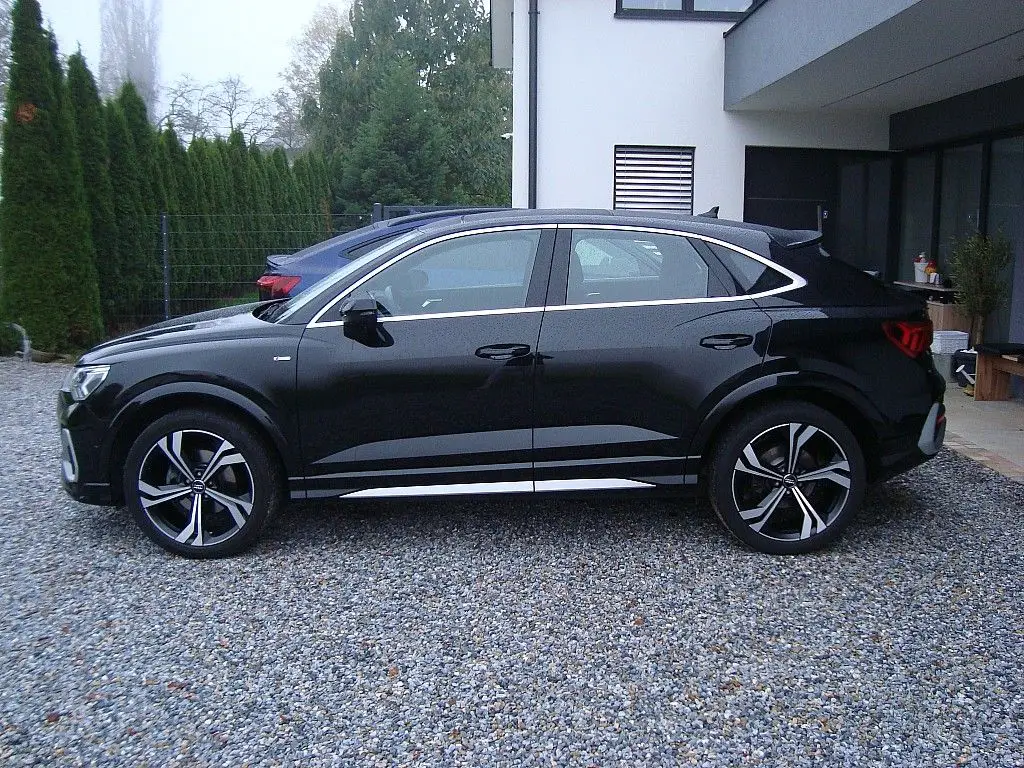 Photo 1 : Audi Q3 2020 Essence