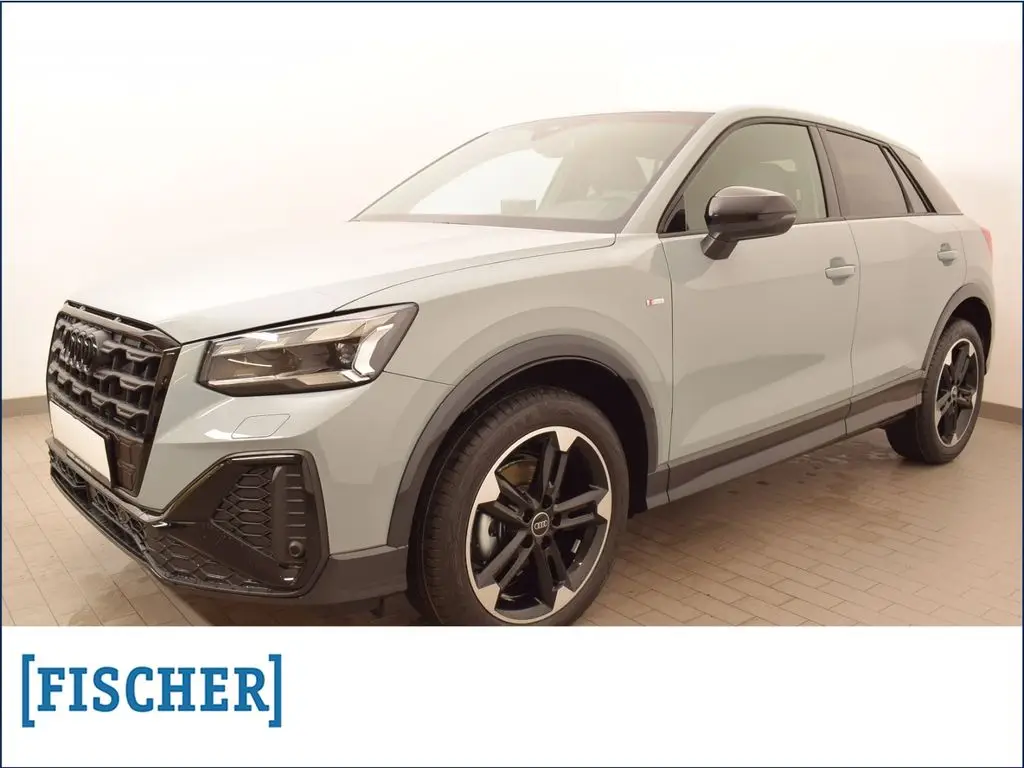 Photo 1 : Audi Q2 2024 Petrol