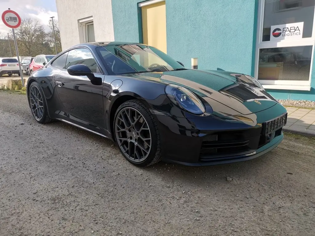 Photo 1 : Porsche 992 2024 Petrol