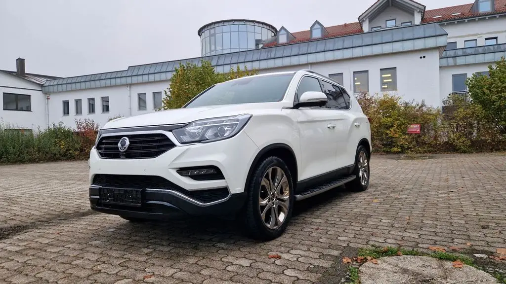 Photo 1 : Ssangyong Rexton 2019 Diesel