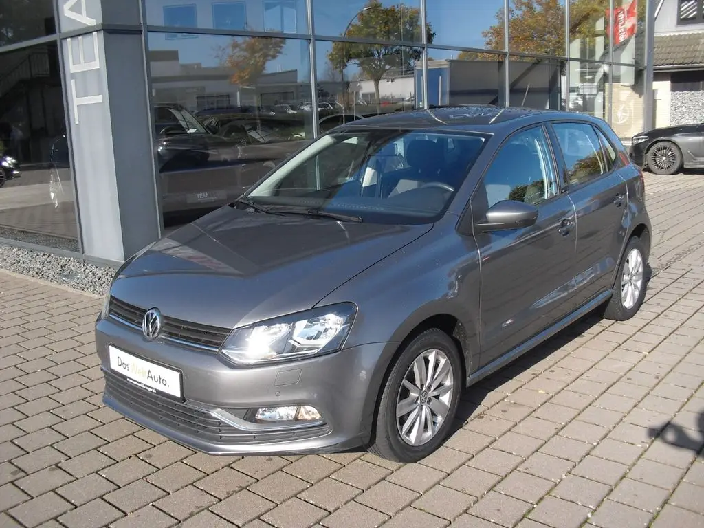 Photo 1 : Volkswagen Polo 2016 Petrol