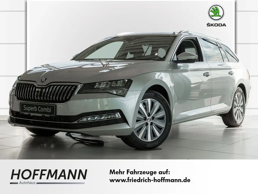 Photo 1 : Skoda Superb 2023 Petrol