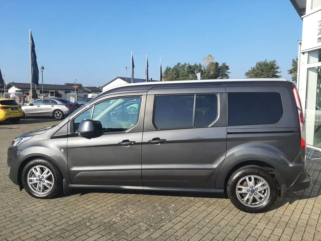 Photo 1 : Ford Grand Tourneo 2021 Diesel