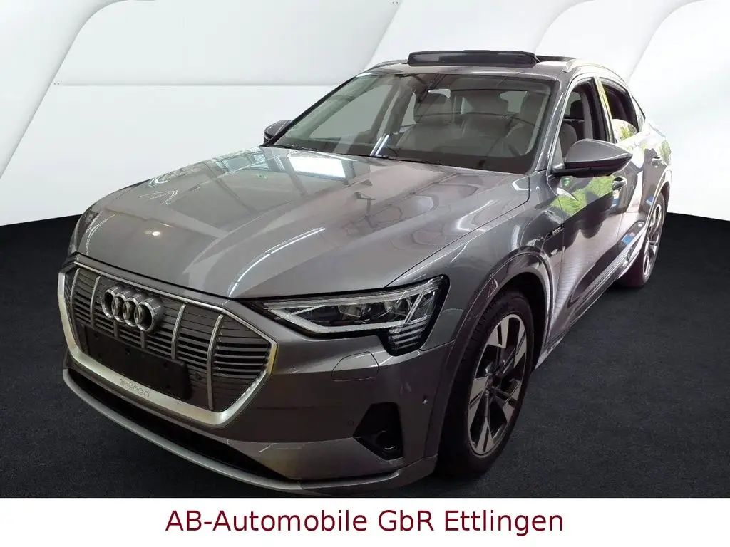 Photo 1 : Audi E-tron 2022 Non renseigné