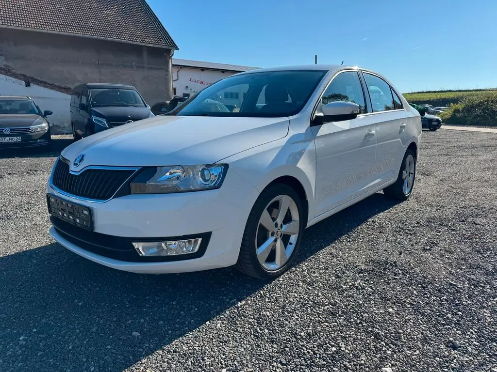 Photo 1 : Skoda Rapid 2017 Petrol