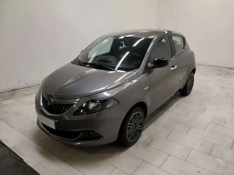 Photo 1 : Lancia Ypsilon 2023 Hybrid