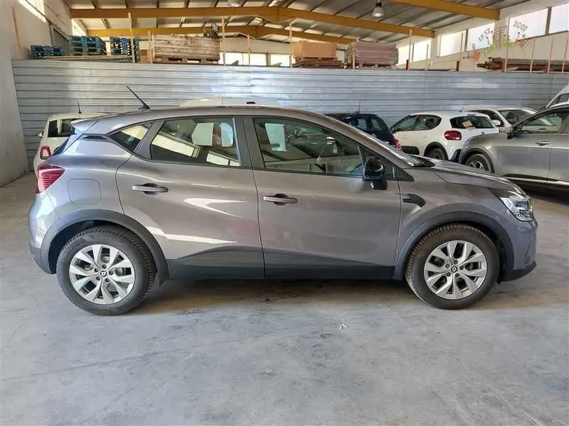 Photo 1 : Renault Captur 2021 Essence