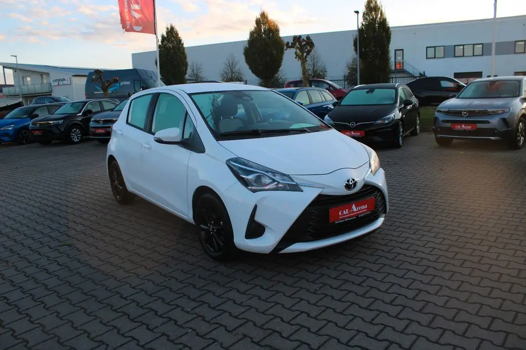 Photo 1 : Toyota Yaris 2020 Petrol