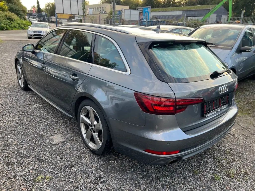 Photo 1 : Audi A4 2018 Essence