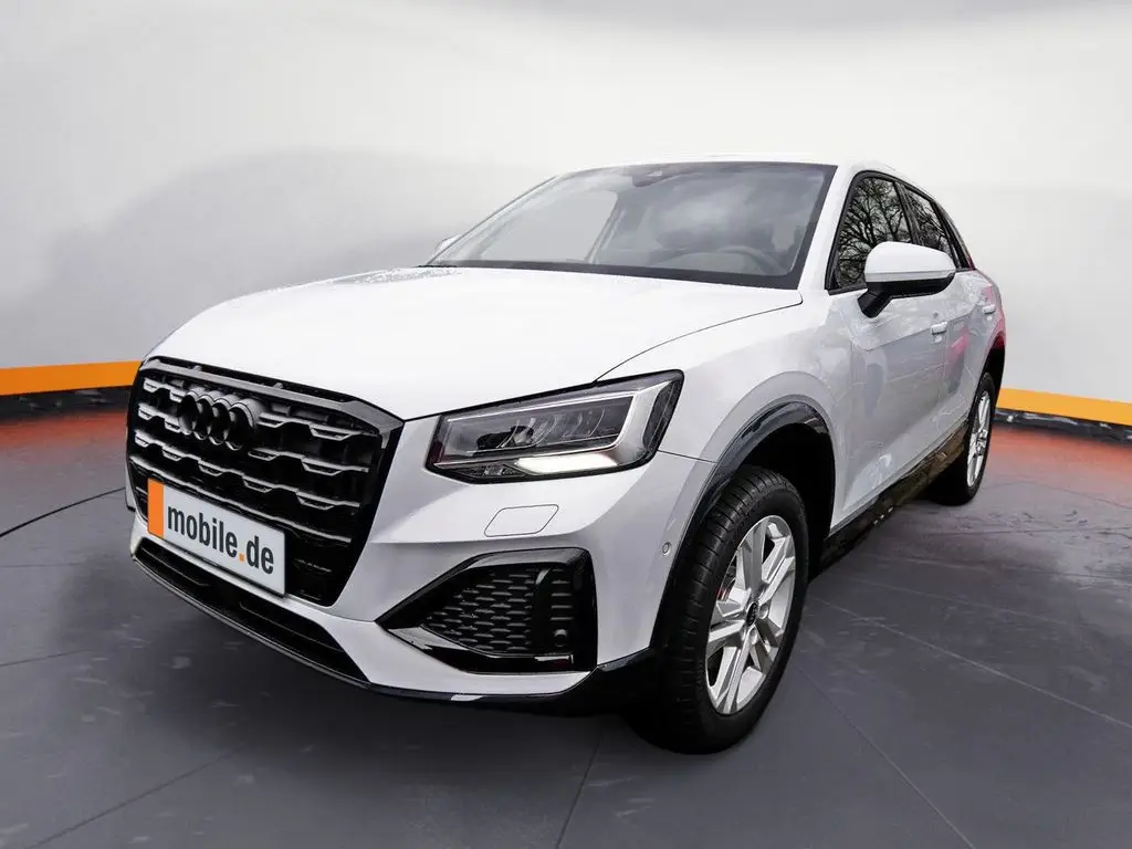 Photo 1 : Audi Q2 2024 Petrol