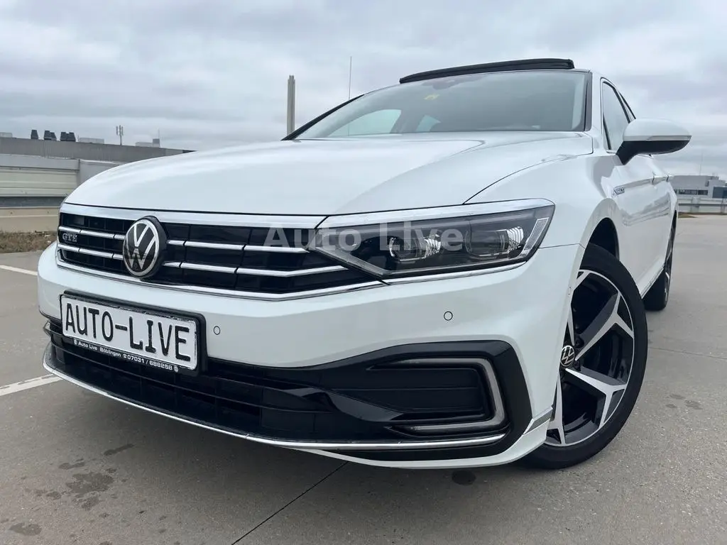 Photo 1 : Volkswagen Passat 2020 Essence