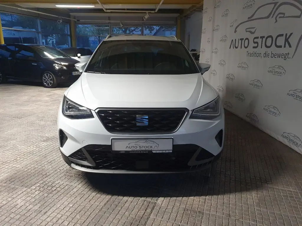 Photo 1 : Seat Arona 2023 Essence