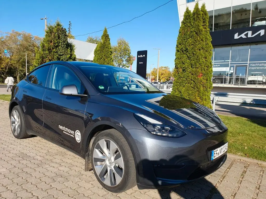 Photo 1 : Tesla Model Y 2021 Non renseigné