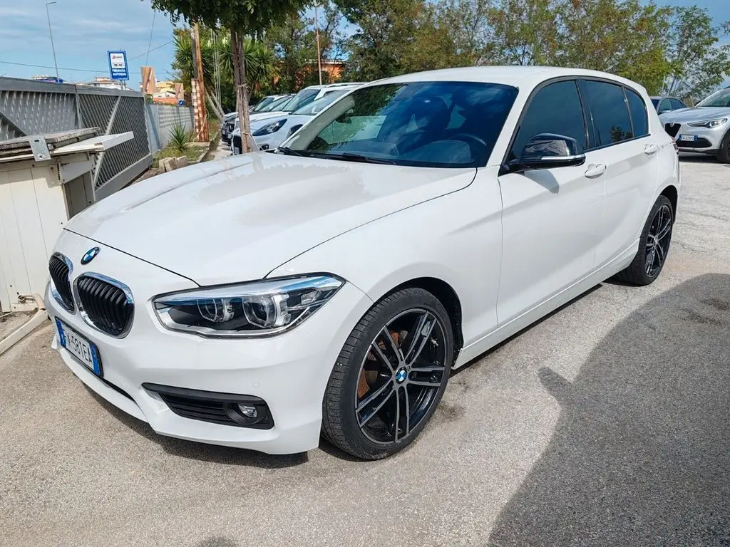 Photo 1 : Bmw Serie 1 2019 Diesel