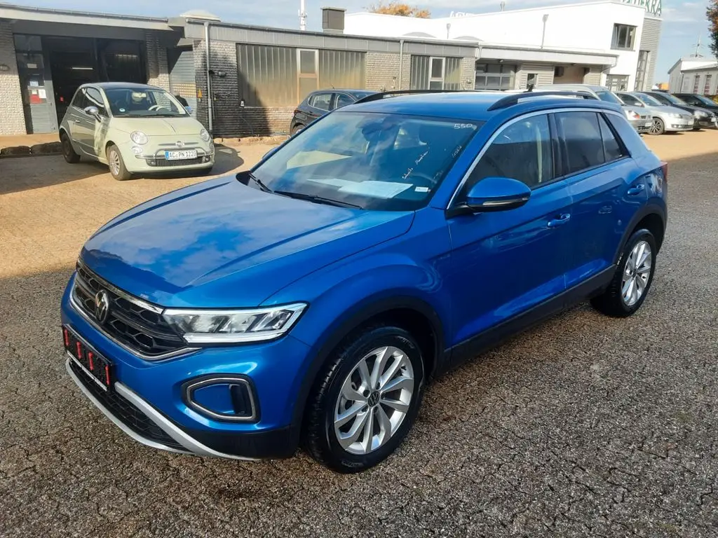 Photo 1 : Volkswagen T-roc 2023 Essence