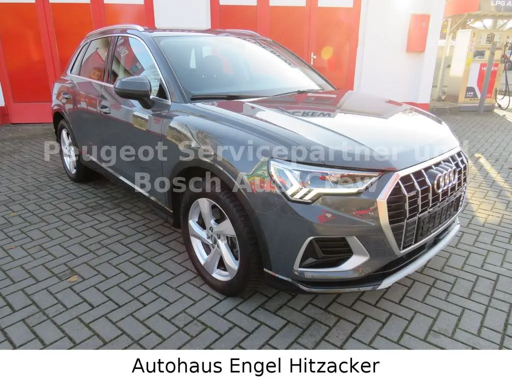 Photo 1 : Audi Q3 2019 Essence