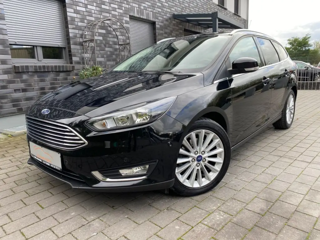 Photo 1 : Ford Focus 2016 Petrol