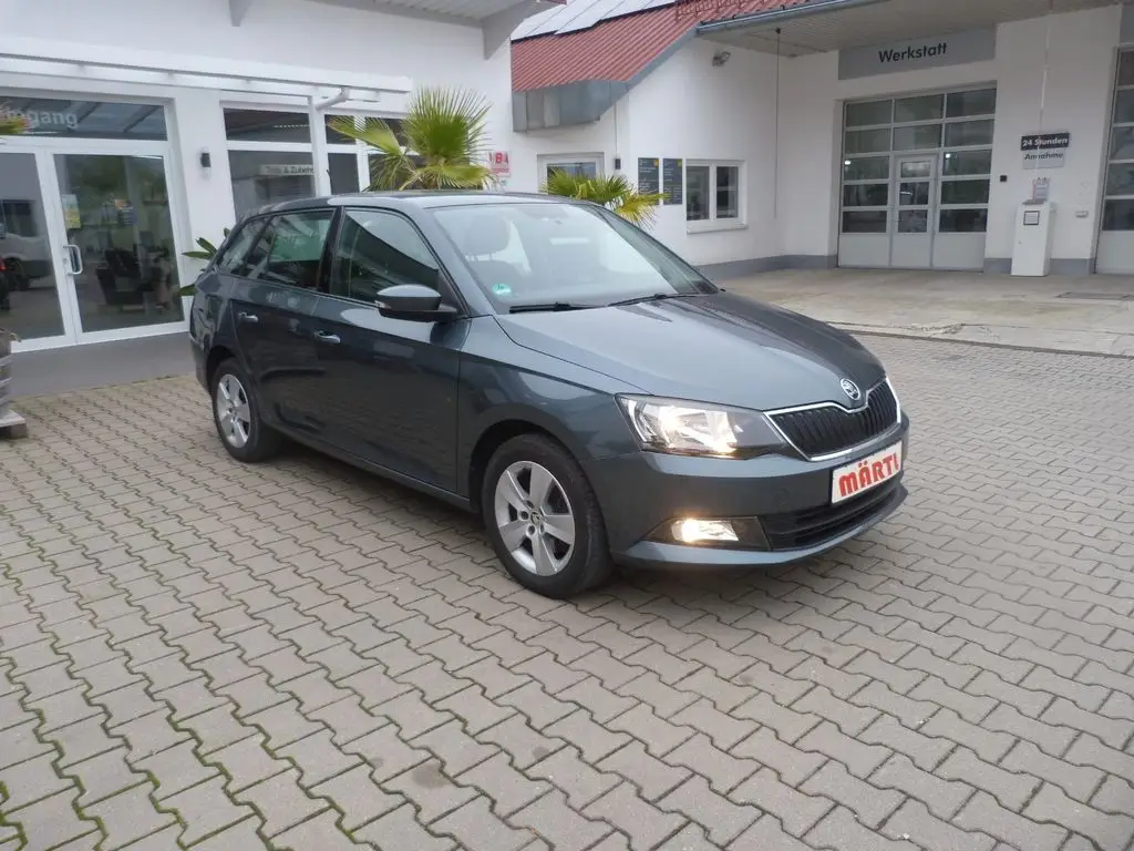 Photo 1 : Skoda Fabia 2016 Petrol