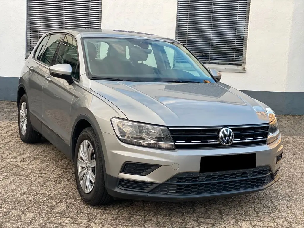 Photo 1 : Volkswagen Tiguan 2018 Essence