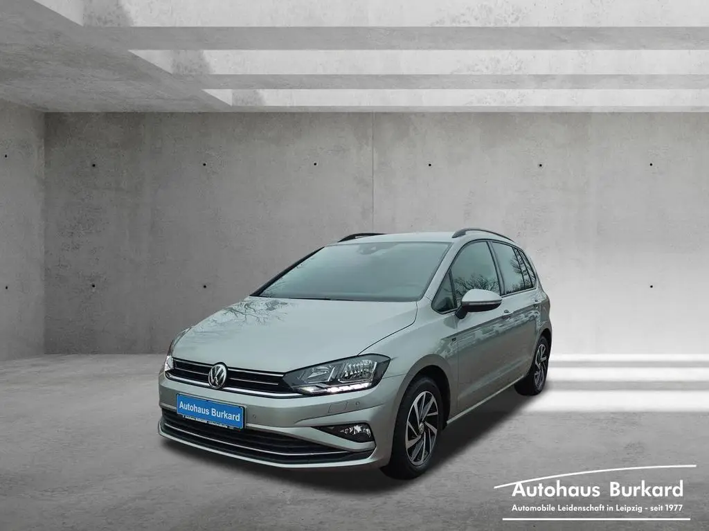 Photo 1 : Volkswagen Golf 2018 Petrol